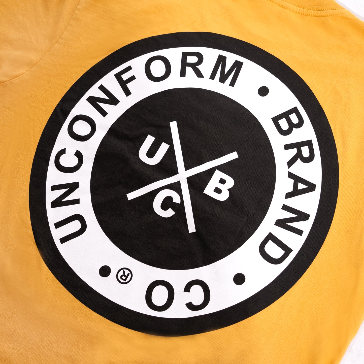 UNCONFORM Men's T-Shirt Mustard