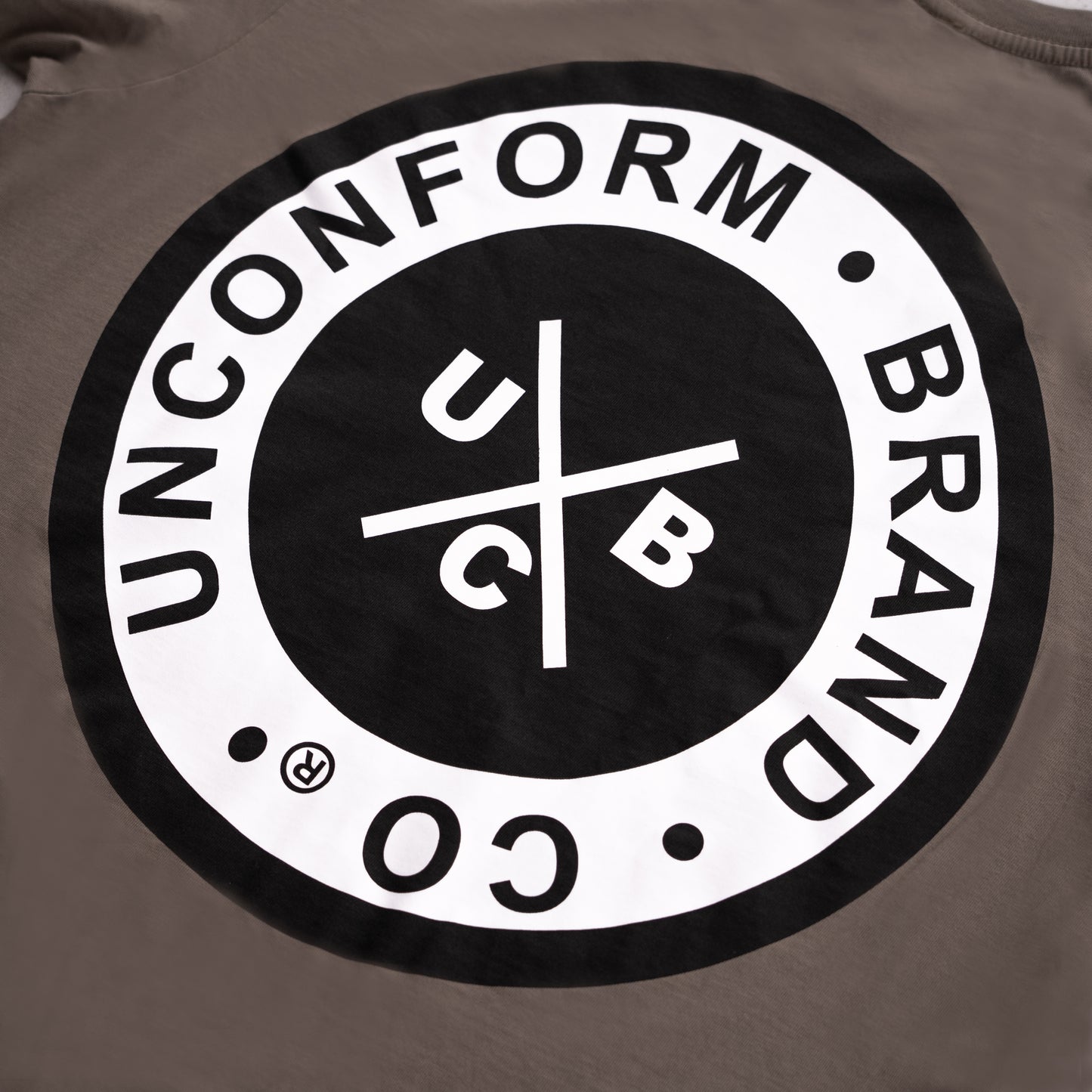 UNCONFORM Men's T-Shirt Olive